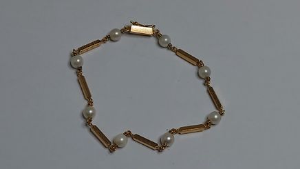 Armband med pärlor